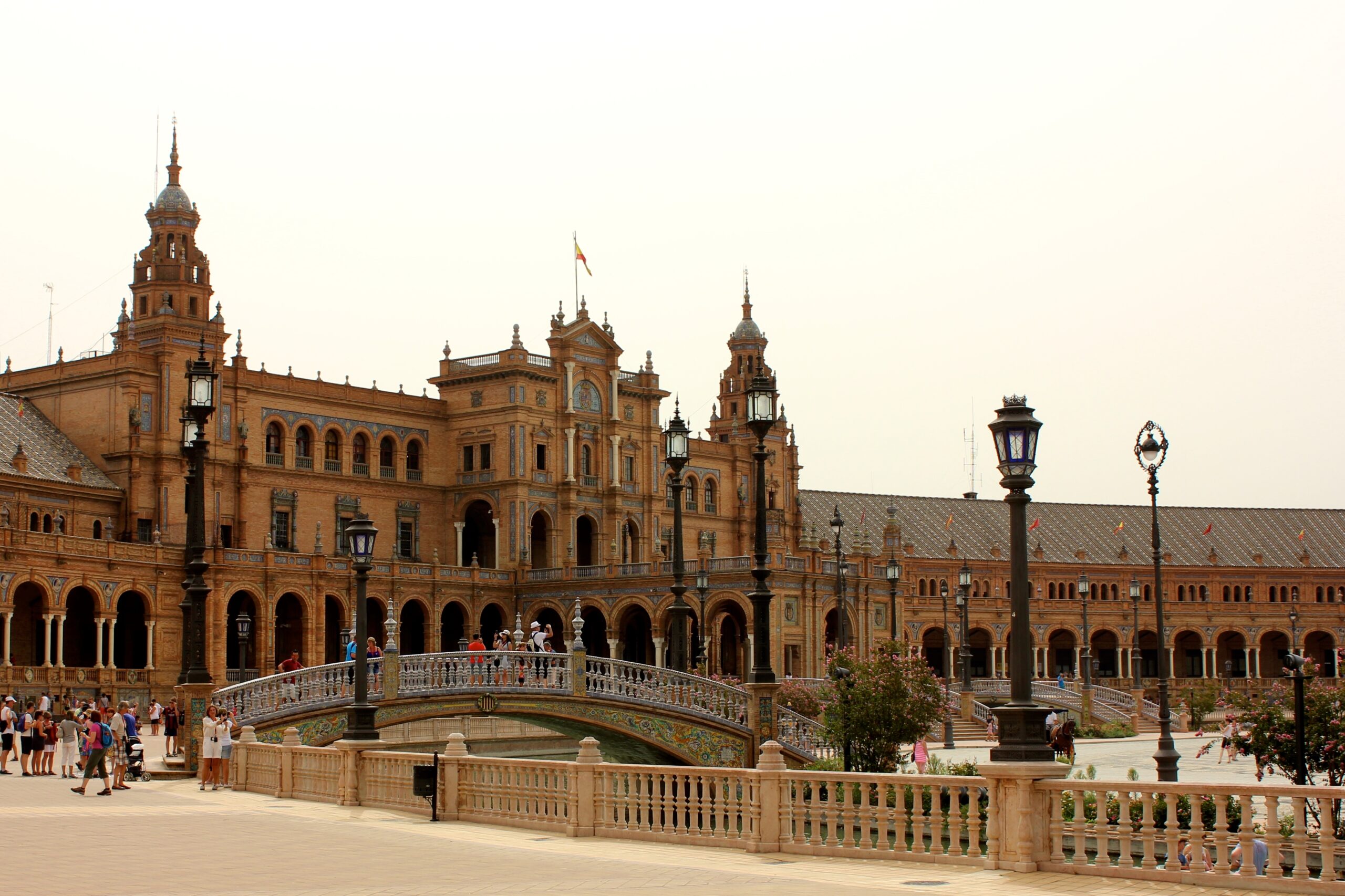 summer tourists at plaza de espana i m sevilla sp 2024 11 02 01 13 49 utc scaled
